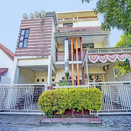 Oyo 91587 Griya Buah De5 Syariah Otel Sidoarjo Dış mekan fotoğraf