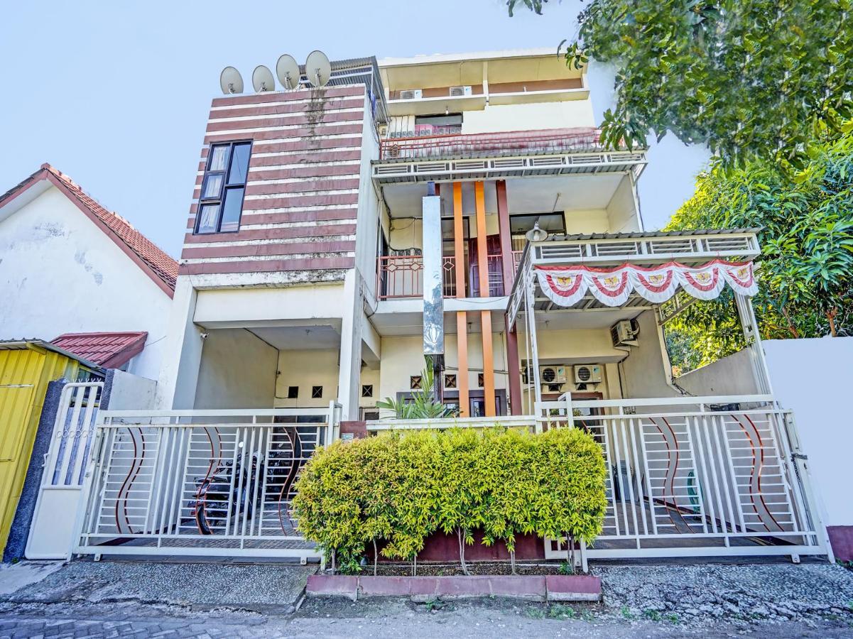 Oyo 91587 Griya Buah De5 Syariah Otel Sidoarjo Dış mekan fotoğraf